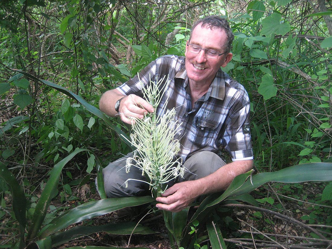 Ton Rulkens with Sansevieria pedicellata on Mount Muruwere, west of Chimoio, Mozambique. 